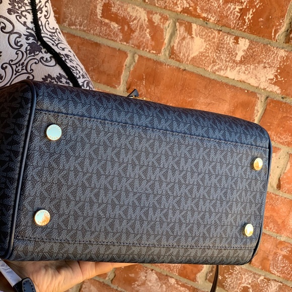 Michael Michael Kors Beford Large Duffle Satchel - Picture 5 of 8